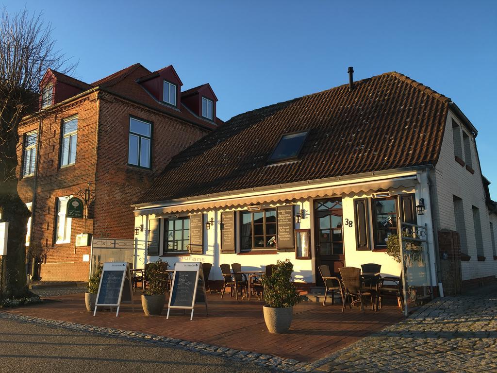 Gasthaus Hafenblick Toenning Exterior photo